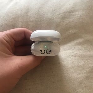 Apple AirPods